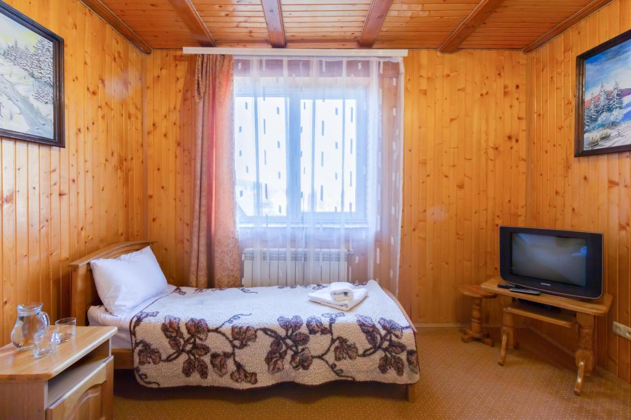 Hotel У Мар'Яни І Назара Yaremche Exterior foto