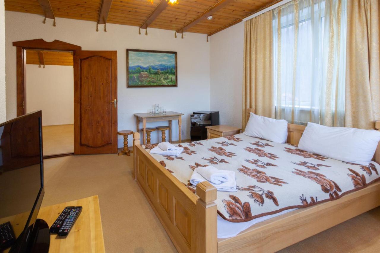 Hotel У Мар'Яни І Назара Yaremche Exterior foto